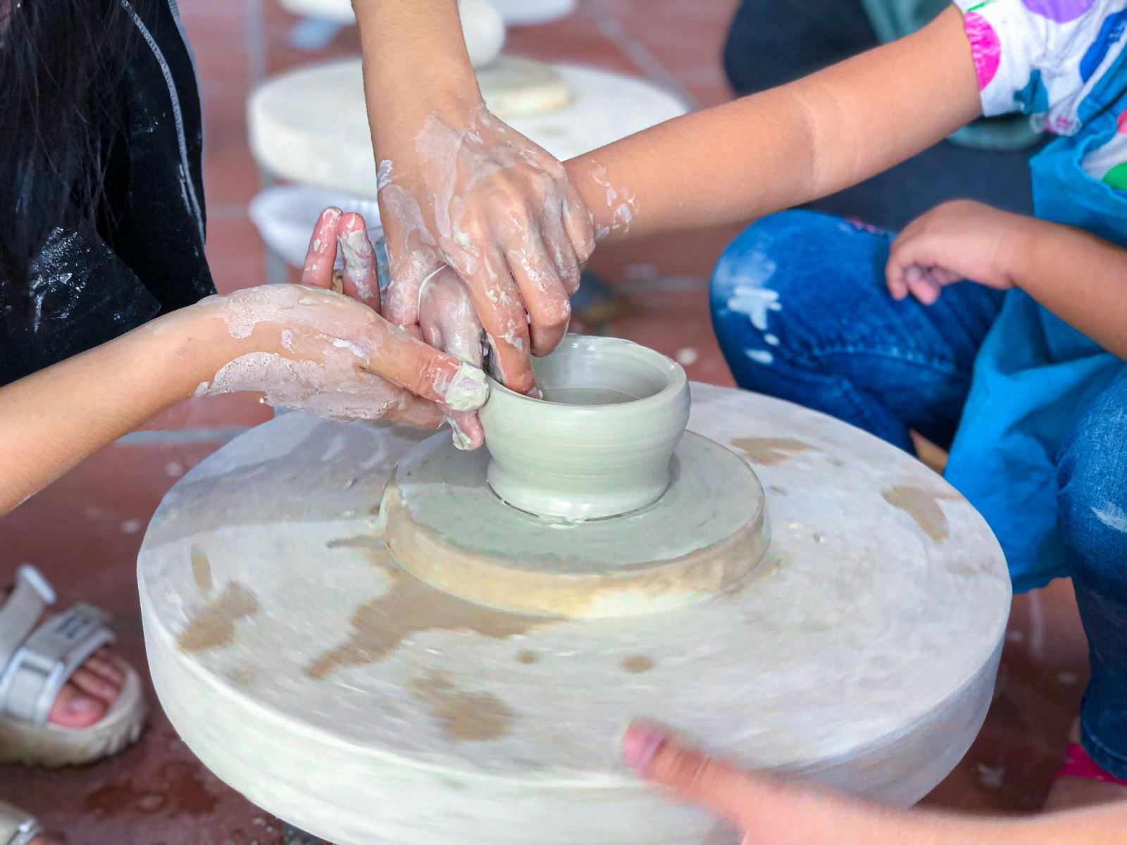 ĐỘT NHẬP TRUNG TÂM LÀM GỐM HỒ CHÍ MINH – NHÂN TRÍ DŨNG