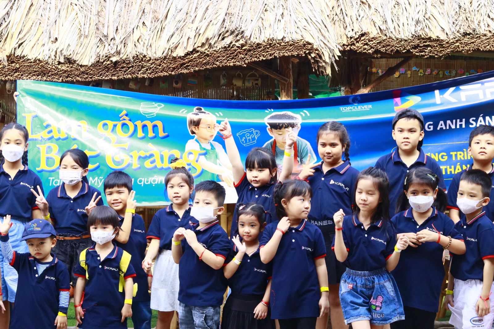 Các Bé Trường Kapla Làm Gốm Bát Tràng Tại Nhân Trí Dũng Trải Nghiệm Làm Gốm